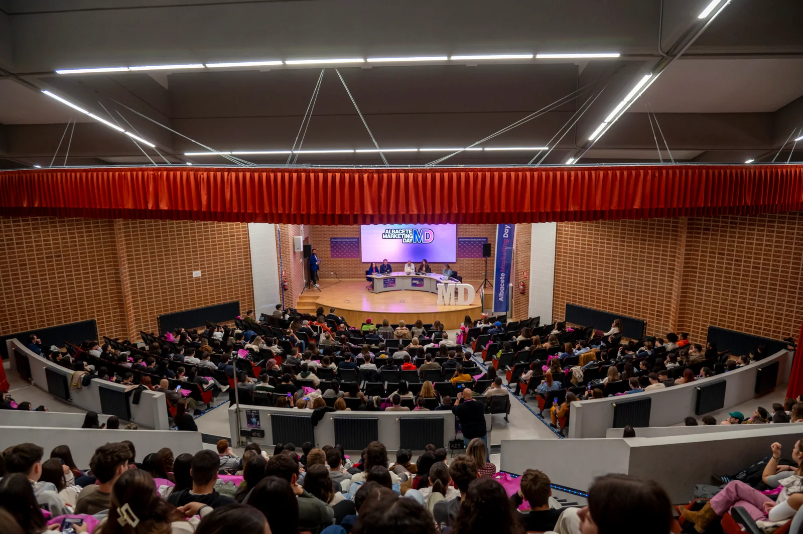 Salón de actos lleno durante el Albacete Marketing Day 2025